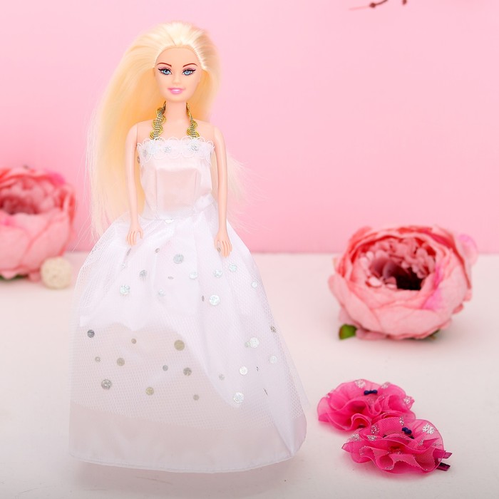 Кукла на подложке с аксессуарами «Самой модной», МИКС