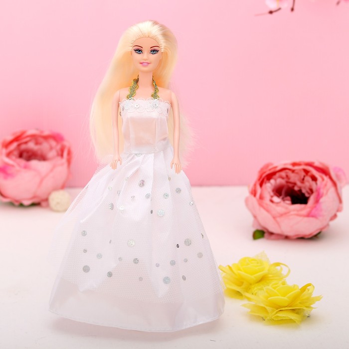 Кукла на подложке с аксессуарами «Самой стильной», МИКС