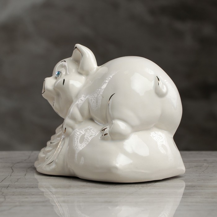 Копилка "Свинка на мешке" белая глазурь