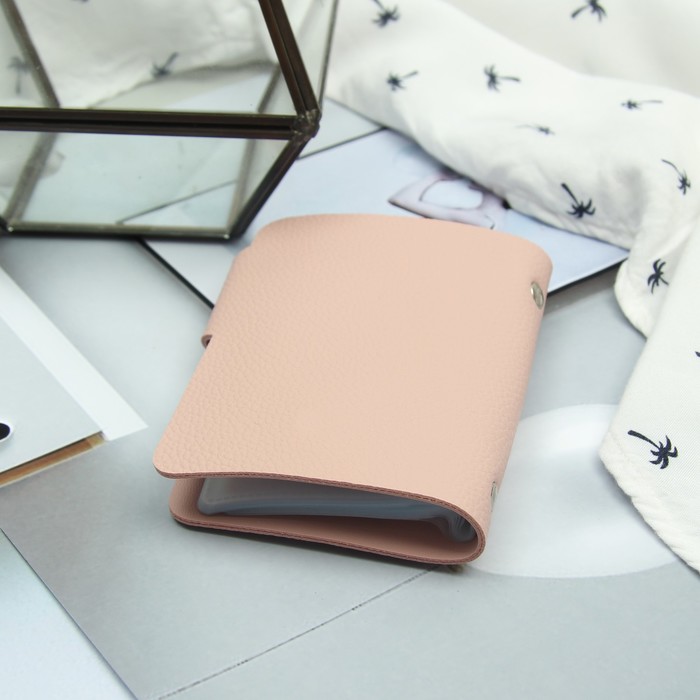 Визитница, 28 кардхолдеров, на кнопке, цвет пудровый