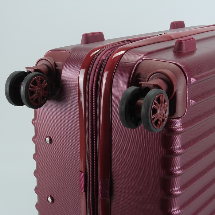 Чемодан средний "Полосы" 24", отдел на молнии, с расширением, кодовый замок, 4 колеса, цвет бордовый