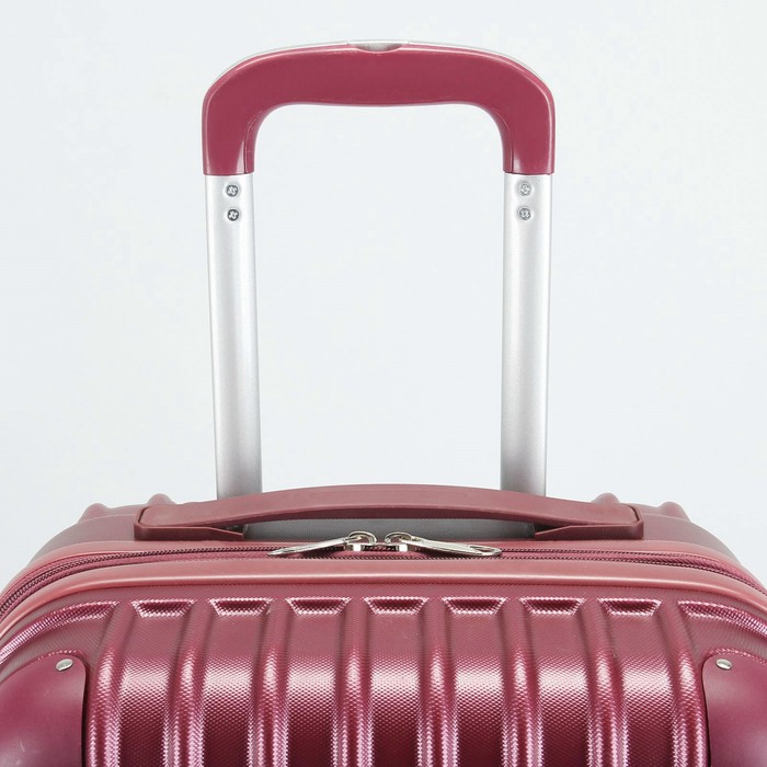 Чемодан малый "Полосы" 20", отдел на молнии, с расширением, кодовый замок, 4 колеса, цвет бордовый