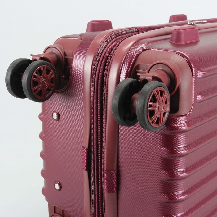 Чемодан малый "Полосы" 20", отдел на молнии, с расширением, кодовый замок, 4 колеса, цвет бордовый