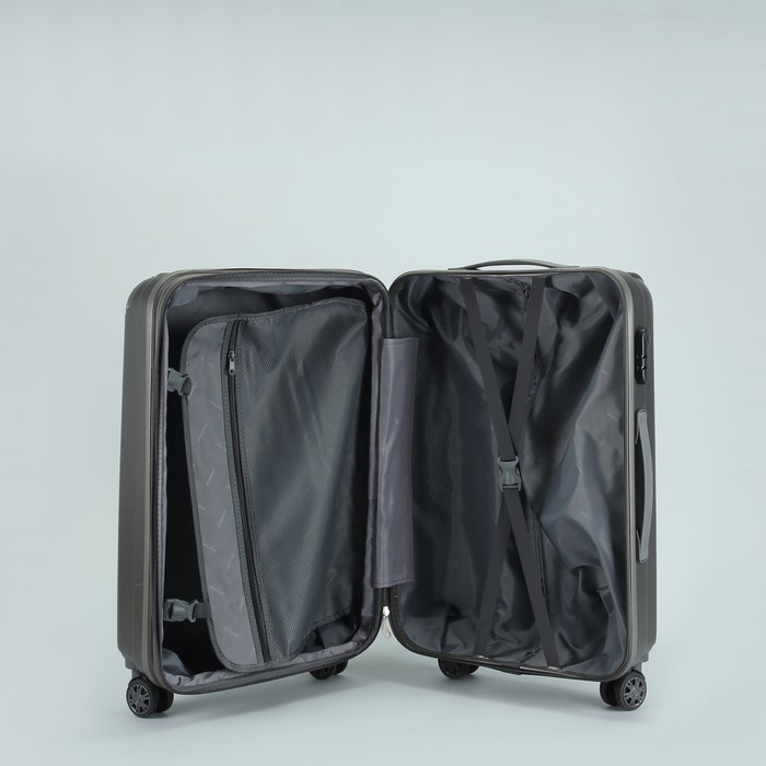 Чемодан средний "Полосы" 24", отдел на молнии, с расширением, кодовый замок, 4 колеса, цвет тёмно-серый