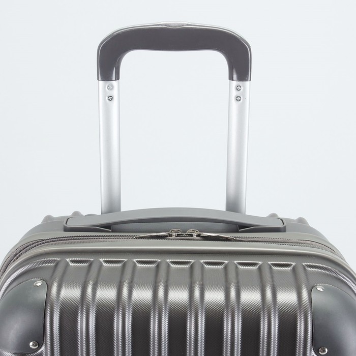 Чемодан малый "Полосы" 20", отдел на молнии, с расширением, кодовый замок, 4 колеса, цвет тёмно-серый