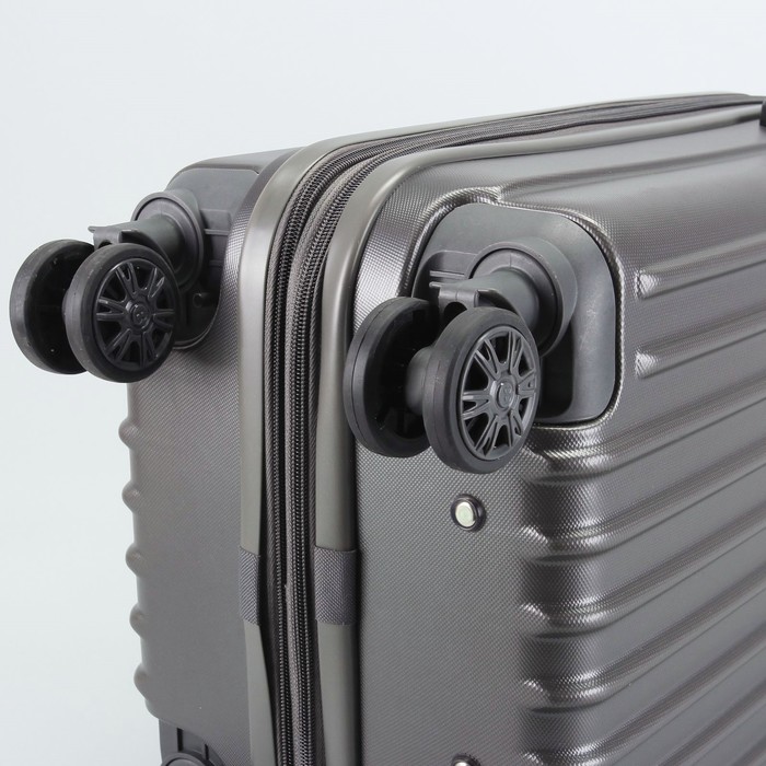 Чемодан малый "Полосы" 20", отдел на молнии, с расширением, кодовый замок, 4 колеса, цвет тёмно-серый