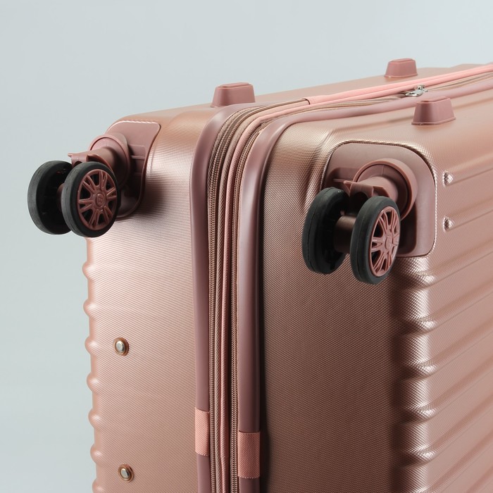 Чемодан большой "Полосы" 28", отдел на молнии, с расширением, кодовый замок, 4 колеса, цвет розовый