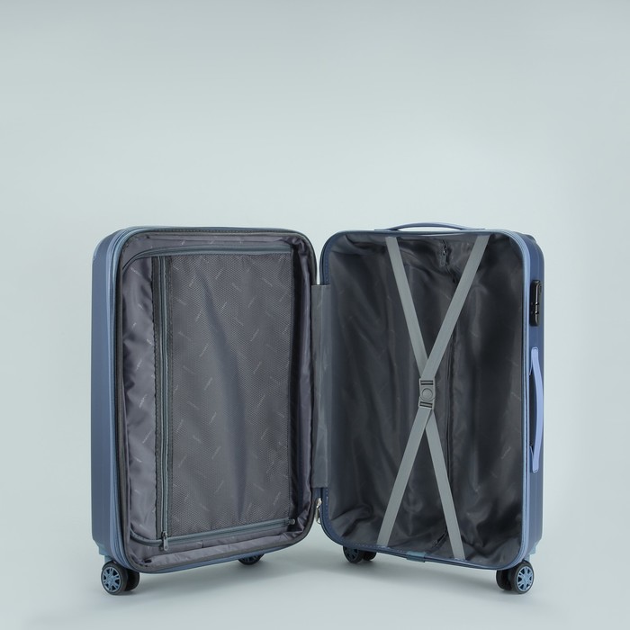 Чемодан средний "Полосы" 24", отдел на молнии, с расширением, кодовый замок, 4 колеса, цвет синий