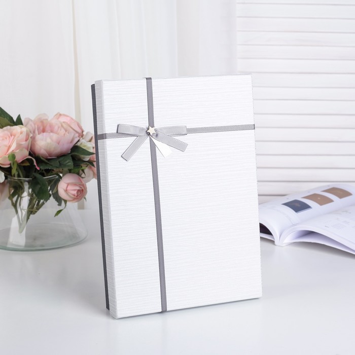 Коробка подарочная 29 х 20 х 6 см