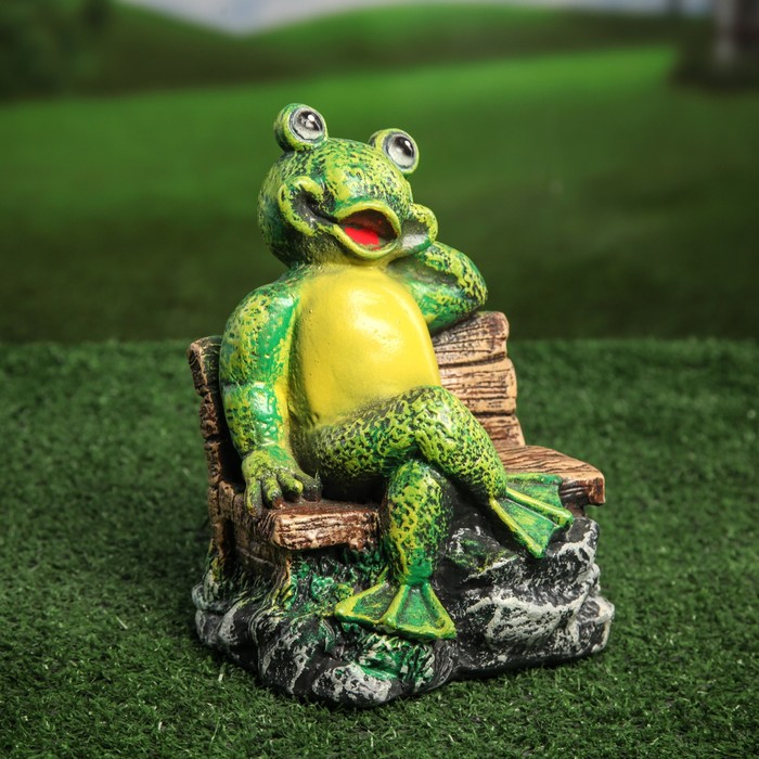 Сувенир - садовый "Жаба на скамейке" малая