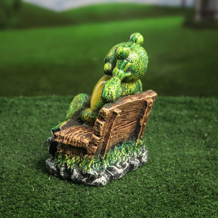 Сувенир - садовый "Жаба на скамейке" малая