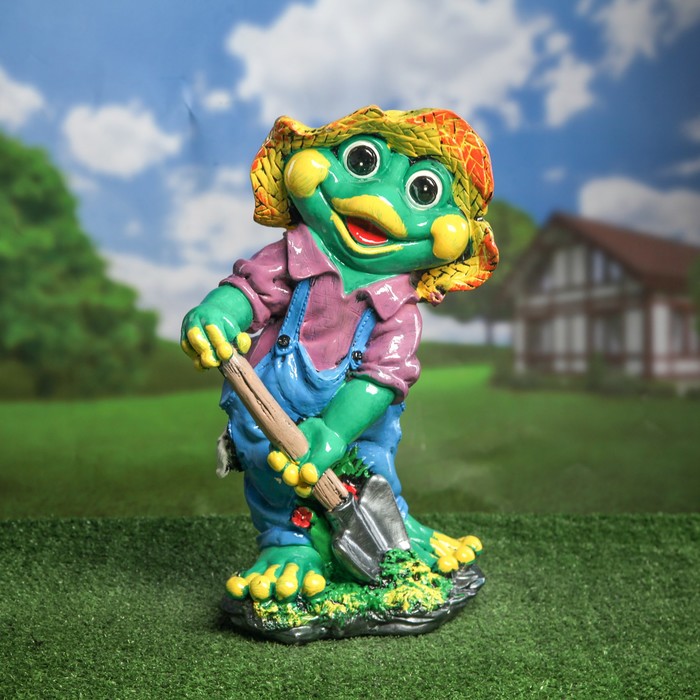 Садовая фигура "Лягушка с лопатой" 50 см микс УЦЕНКА