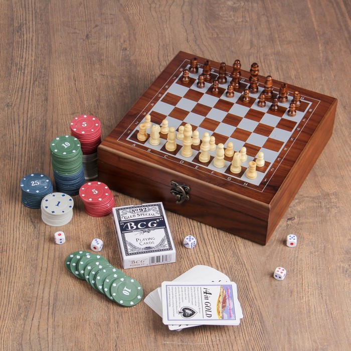 Набор 2 в 1: шахматы, покер (100 фишек, 2 колоды, кубики 5 шт), 24 х 24 см