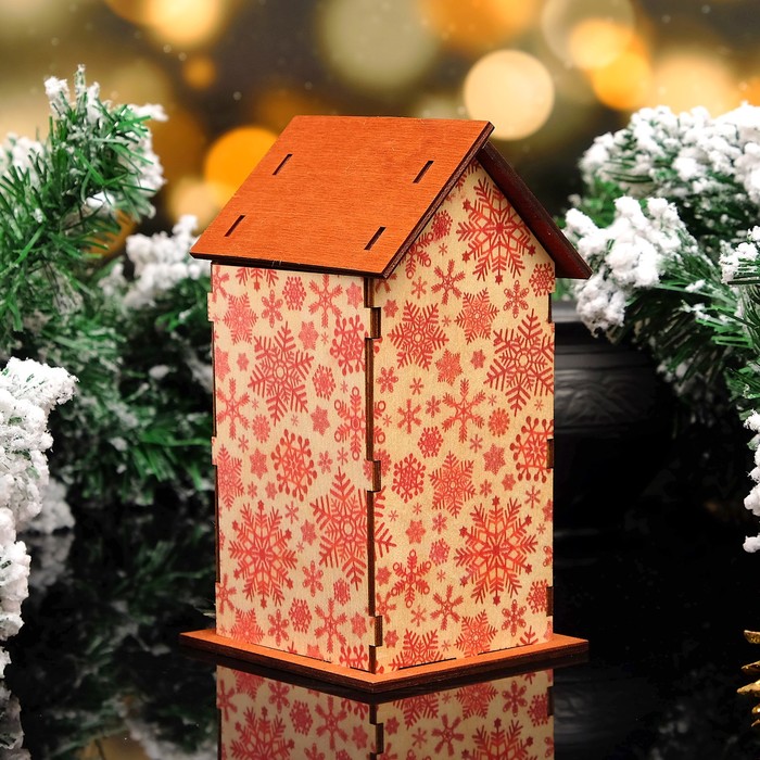 Чайный домик "Красные снежинки", 8,5х9х18см