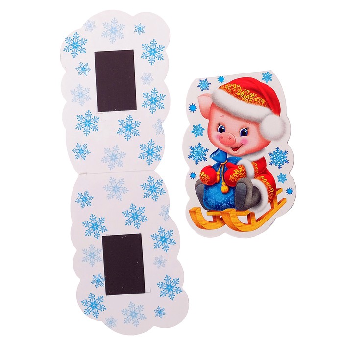 Открытка-мини с магнитом "Новогодняя" хрюшка на санках