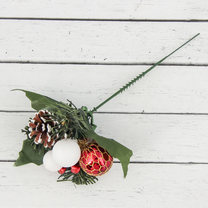 Декор "Зимний сон" шишка и шарики 8*10 см