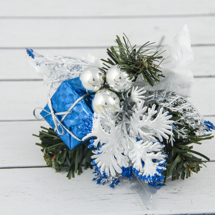 Декор "Зимний сон" подарок и шишка 8*10 см