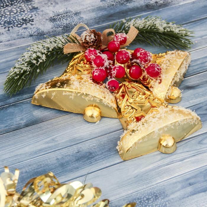 Украшение новогоднее "Колокольчики" с ягодами и шишкой 18,5*18 см