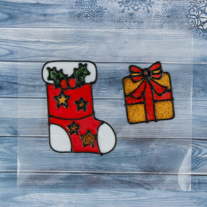 Наклейка на стекло "Носок и подарок" 9,5 см