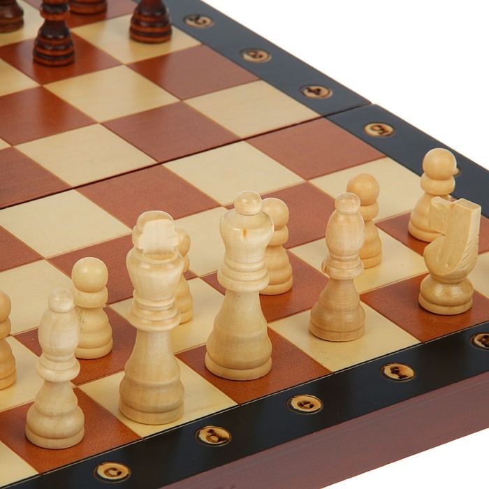 Шахматы шпон, поле складное 40х40см,фигуры из дерева, цифры и буквы вырезанны 20*40см УЦЕНКА