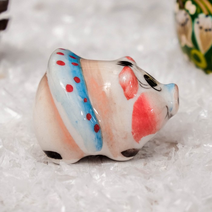 Сувенир «Свинка в юбочке», 2,5 см, гжель