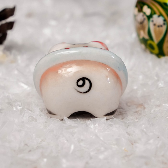 Сувенир «Свинка в юбочке», 2,5 см, гжель