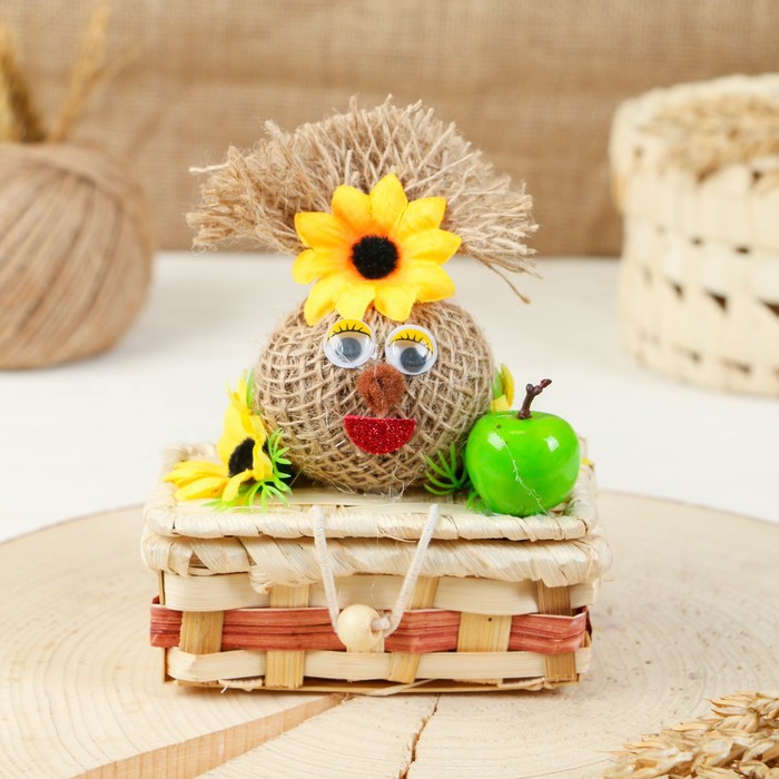 Оберег «Домовой Колобок», на сундуке, 17 см