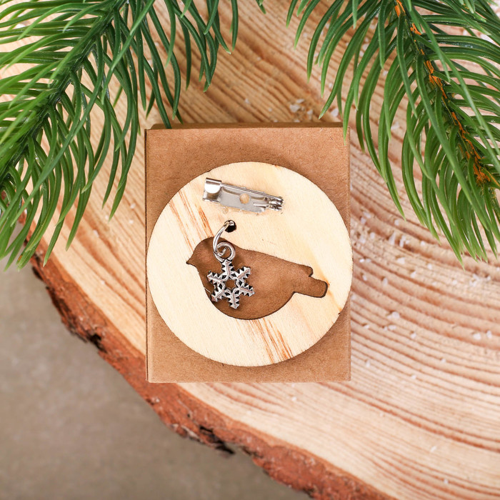 Значок в коробочке "Снегирь"