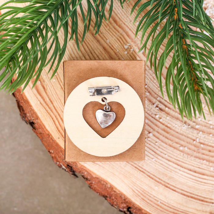 Значок в коробочке "Сердце"