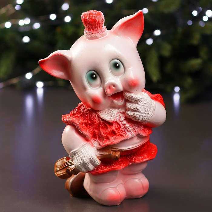 Копилка "Поросёнок со скрипкой №2" красный, 13х20х32 см