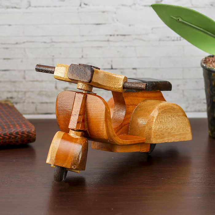 Сувенир дерево "Мопед" 17х5х10 см