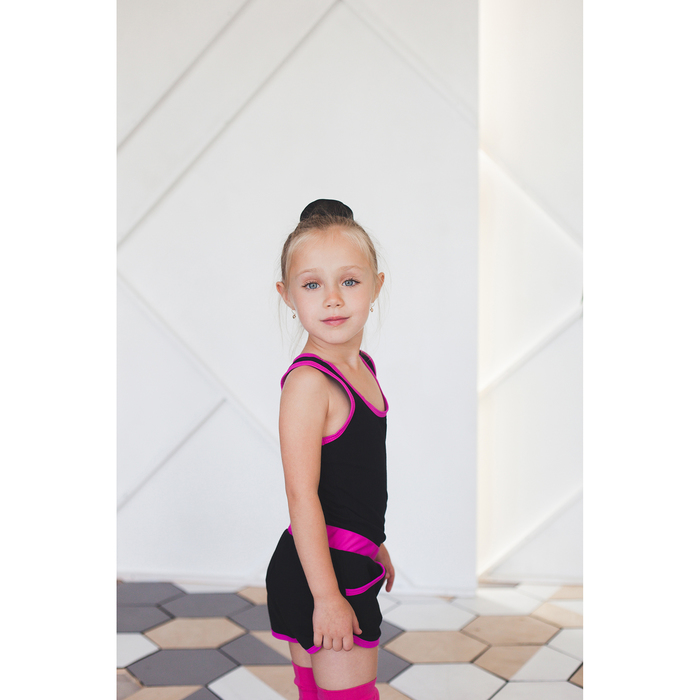 Шорты с окантовкой, размер 32, цвет чёрный-фуксия