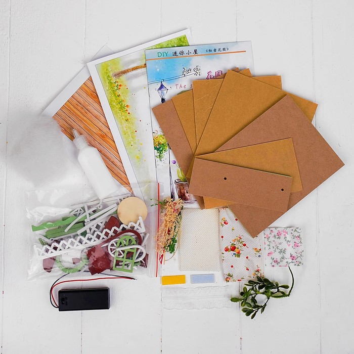 Интерьерный домик - миниатюра, своими руками "Веранда у дома" со светом