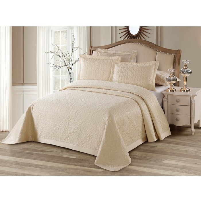 Комплект Blumarine: покрывало 240 × 260 см, наволочки 50 × 70 см - 2 шт