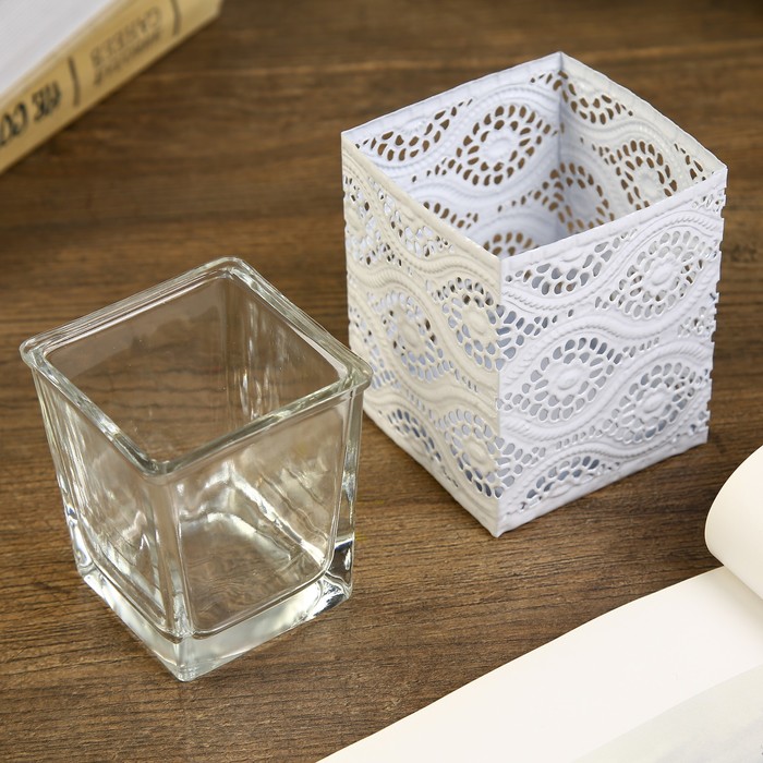 Подсвечник металл, стекло 1 свеча "Взгляд" белый 9х7,5х7,5 см