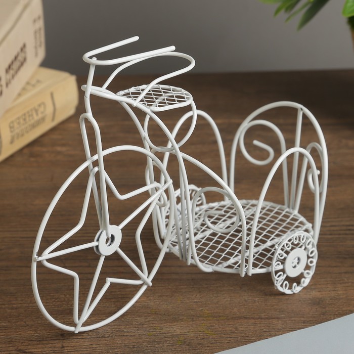Сувенир металл "Велосипед трёхколёсный" белый 13,5х23х8 см