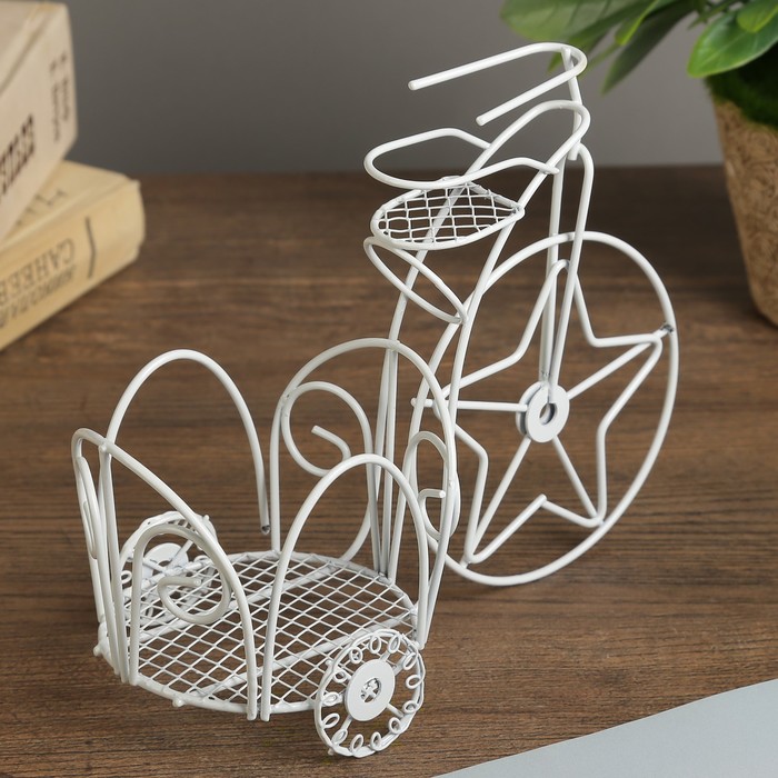 Сувенир металл "Велосипед трёхколёсный" белый 13,5х23х8 см