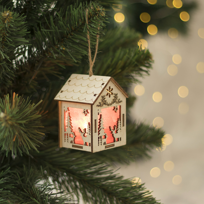 Подвеска световая "Домик с Оленем",8х5х6 см,1 LED,бат.(в комп),красное окно,Т/БЕЛЫЙ УЦЕНКА