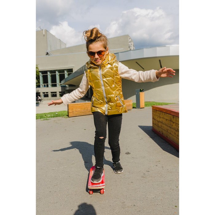 Жилет для девочки с капюшоном, с клапанами, желтое золото, рост 128-134 см