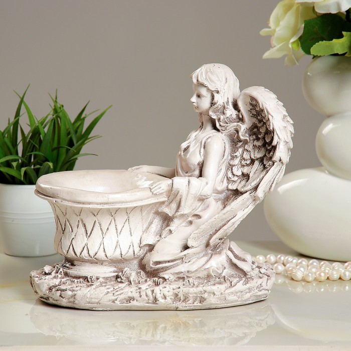 Фигурное кашпо "Ангел девушка сидя" состаренный 23х18х27см