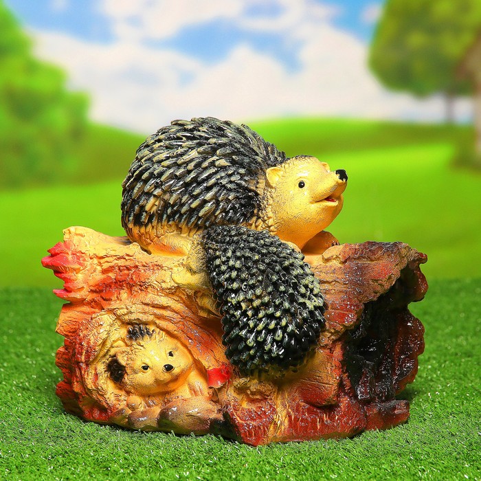 Садовая фигура "Ежи на пне" 23х20х29см