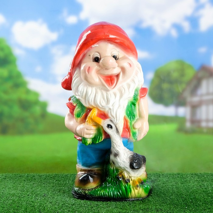 Садовая фигура "Гном с гусенком средний" 47х23х21см