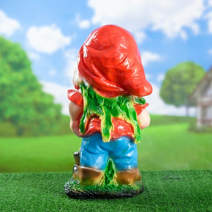 Садовая фигура "Гном с гусенком средний" 47х23х21см