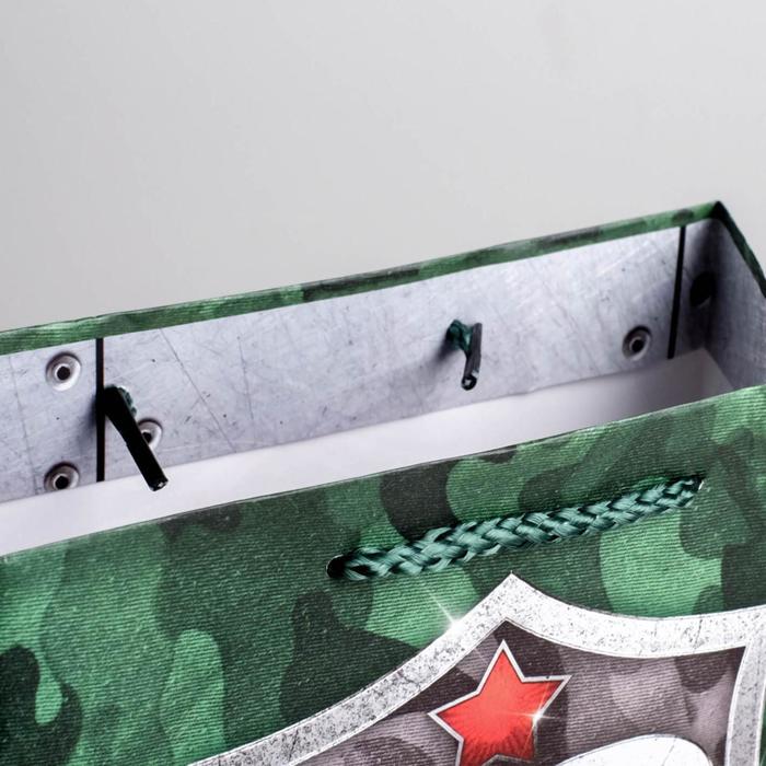 Пакет ламинированный вертикальный «Настоящему герою», 18 × 23 × 8 см