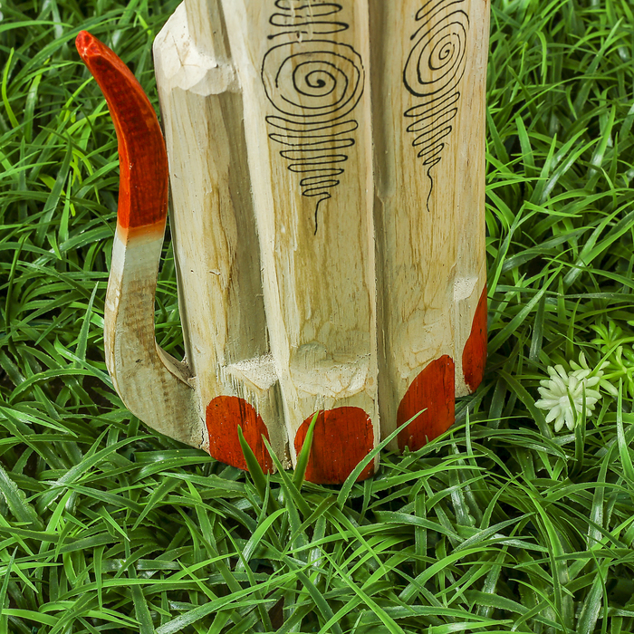 Сувенир дерево "Светлая кошка с украшениями" 14х6х60 см