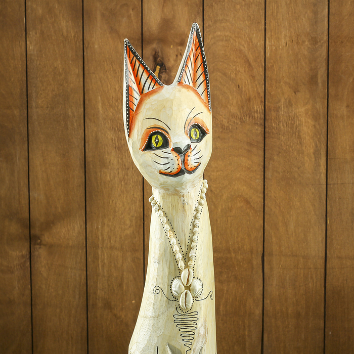 Сувенир дерево "Светлая кошка с украшениями" 15х8х80 см