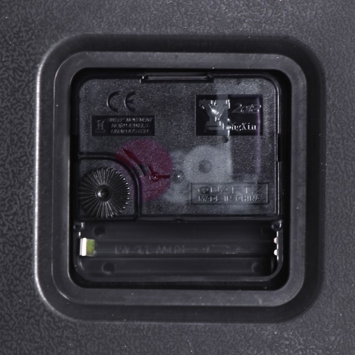 Часы настенные, рама под старину, птичка d=35см