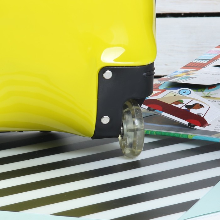 Чемодан детский «Тигр» 17", отдел на молнии, 2 колеса, цвет жёлтый