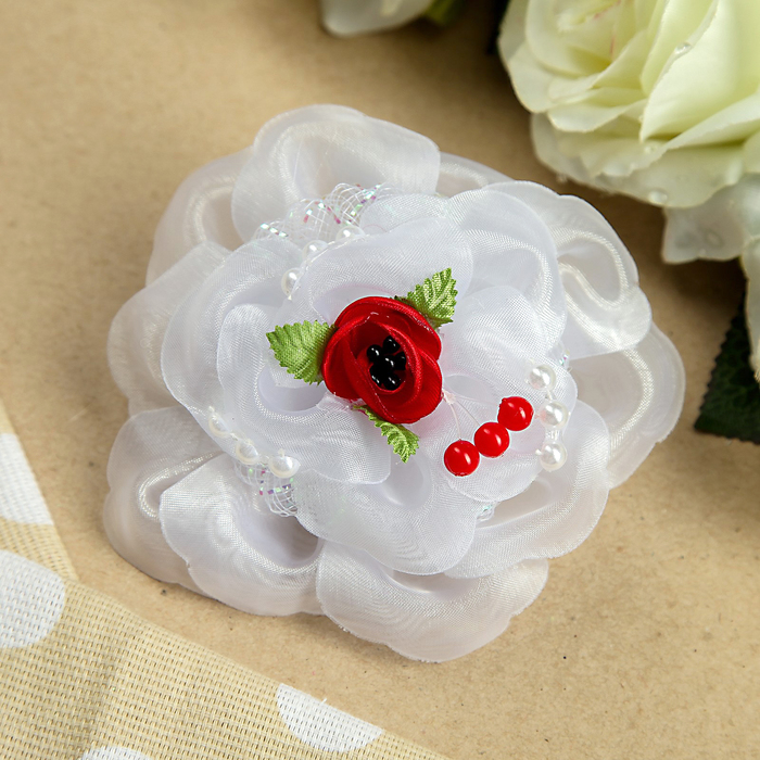 Бант для девочек с резинкой "Маковка", сбусинами и блестящими лентами, 11 см, белый