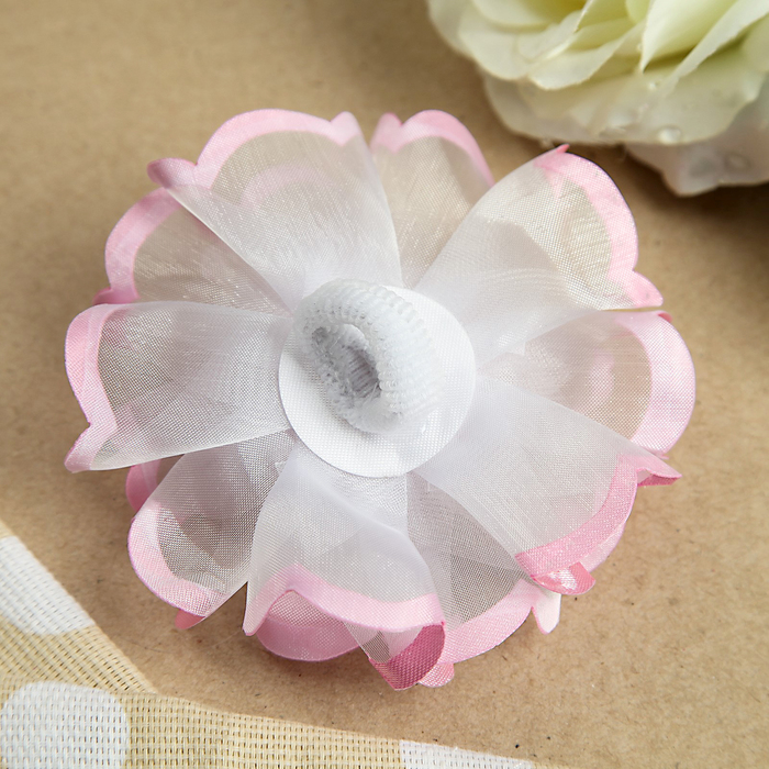 Бант для девочек с резинкой "Неженка", с цветами, 9 см, белый